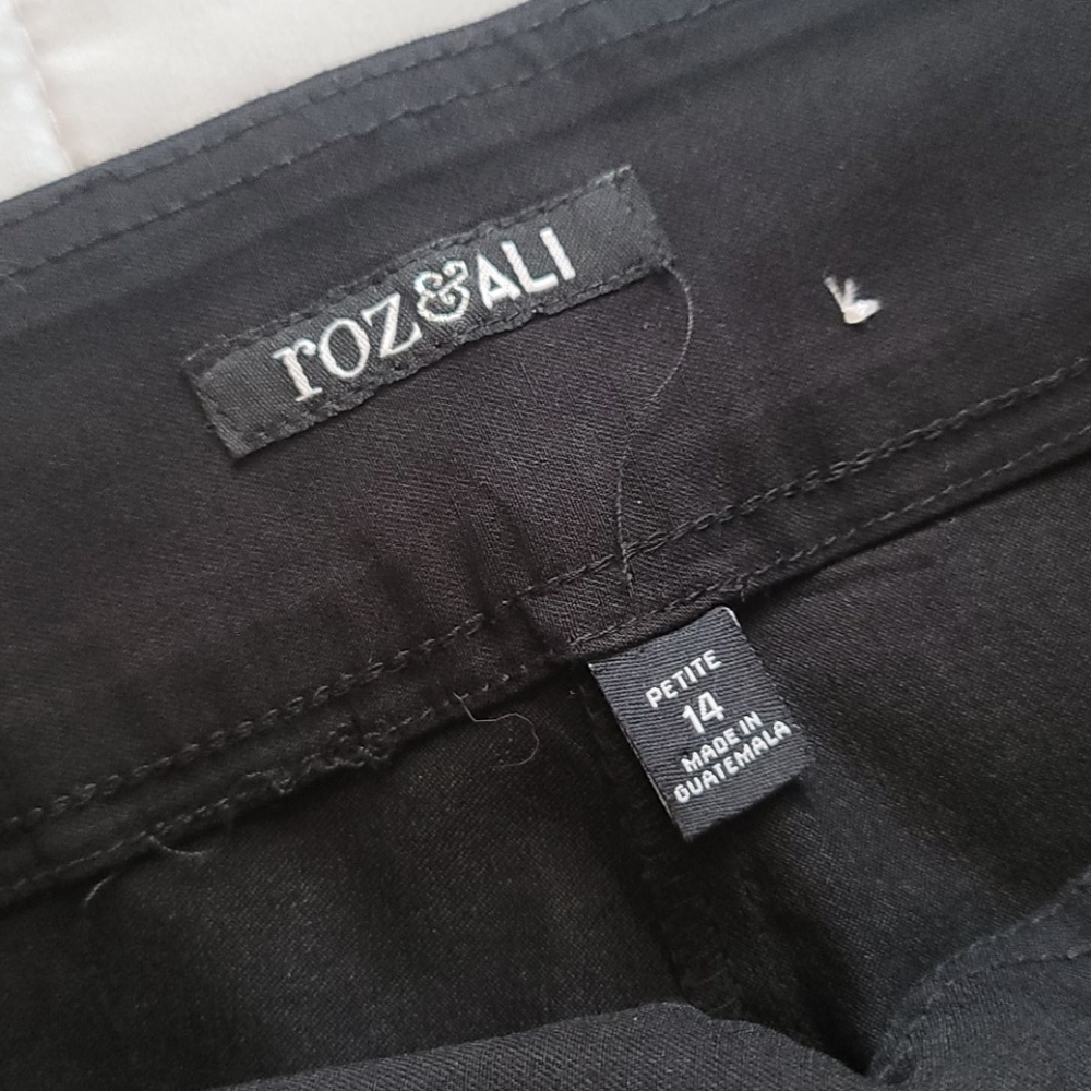 Womens pants sz 14 never worn